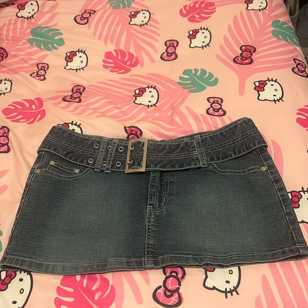 Belted Y2K miniskirt